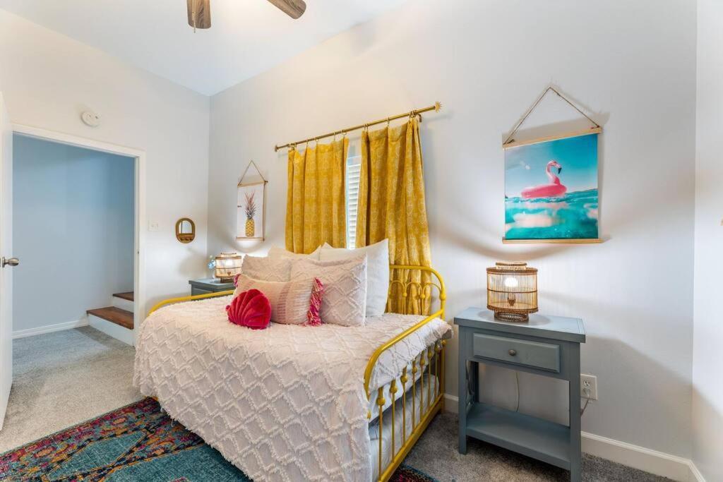 5/3 With A Heated Pool 2 Min From Beach, Updated Galveston Exterior photo