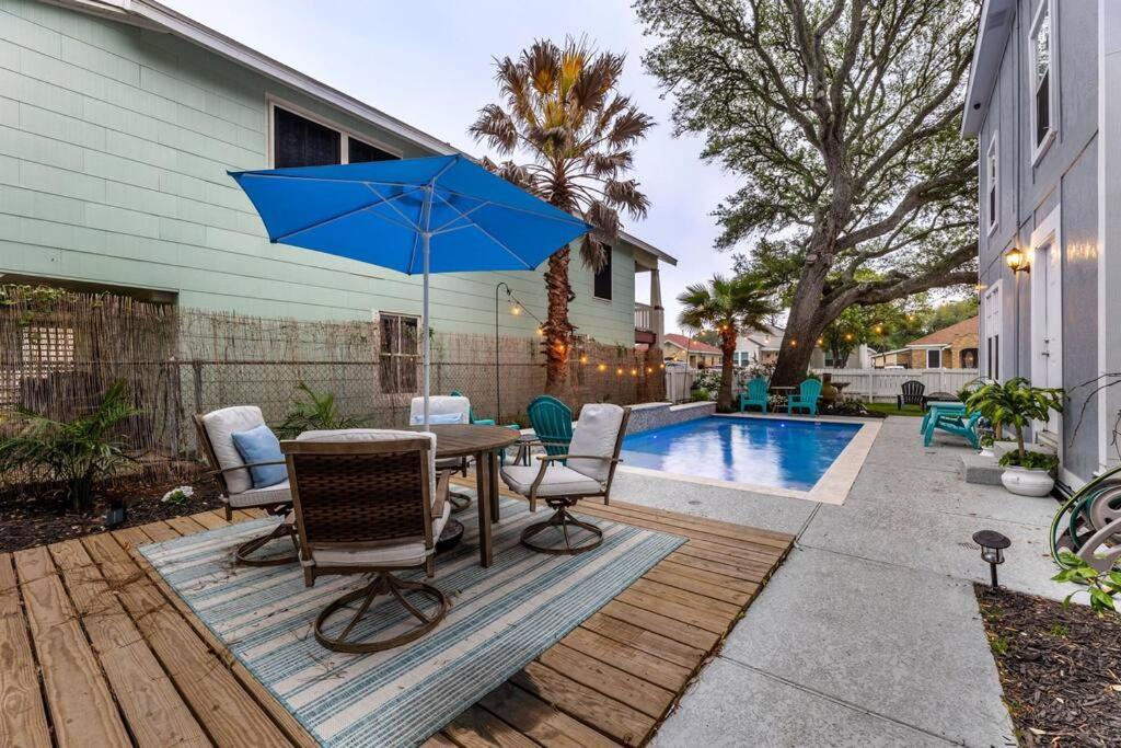 5/3 With A Heated Pool 2 Min From Beach, Updated Galveston Exterior photo
