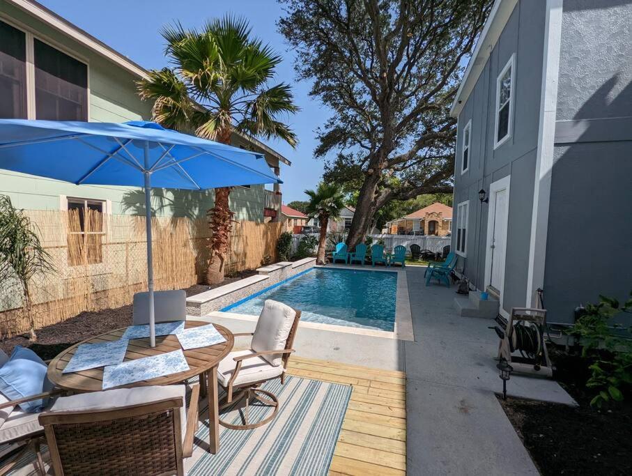 5/3 With A Heated Pool 2 Min From Beach, Updated Galveston Exterior photo