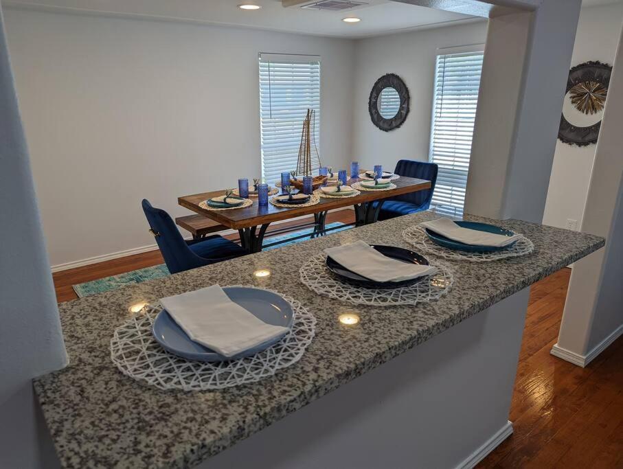 5/3 With A Heated Pool 2 Min From Beach, Updated Galveston Exterior photo