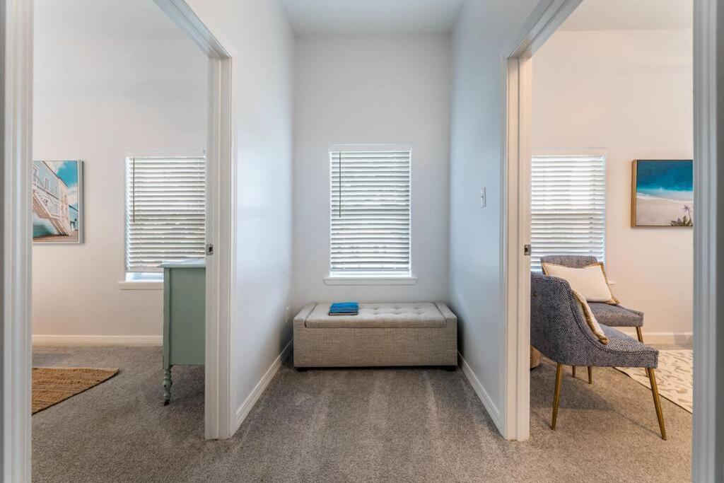 5/3 With A Heated Pool 2 Min From Beach, Updated Galveston Exterior photo