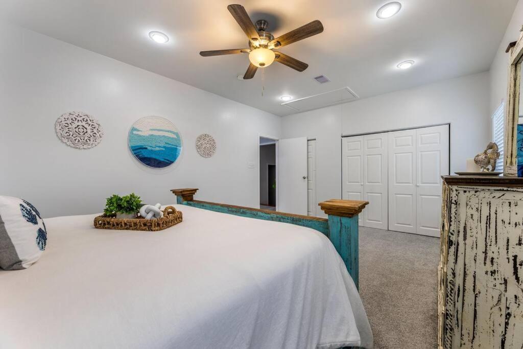 5/3 With A Heated Pool 2 Min From Beach, Updated Galveston Exterior photo