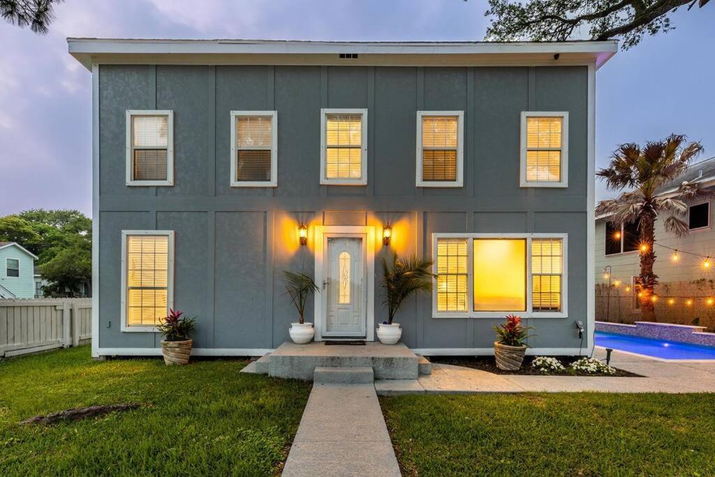 5/3 With A Heated Pool 2 Min From Beach, Updated Galveston Exterior photo